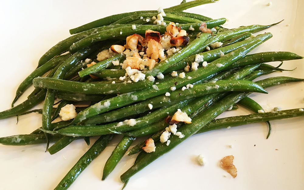 Green Beans with Blue Cheese and Walnuts