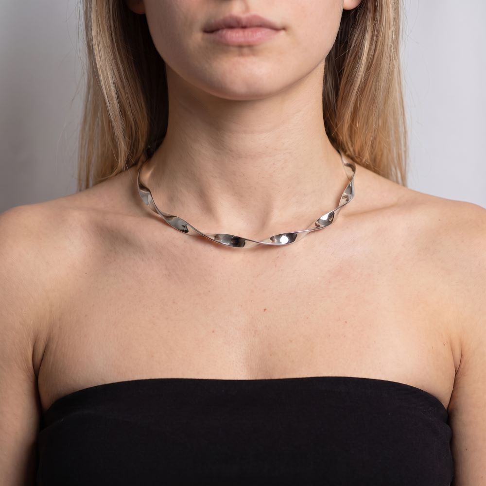 Italian Twisted Ribbon Collar Necklace